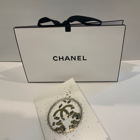 CHANEL Holiday Gift Bag with Card - Picture 2 of 4